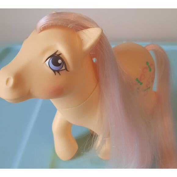 Vintage G1 My Little Pony Kisscurl UK Euro EXC Excellent Hasbro Rare HTF - Picture 1 of 5